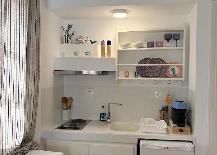 Rodi アパート パロス島