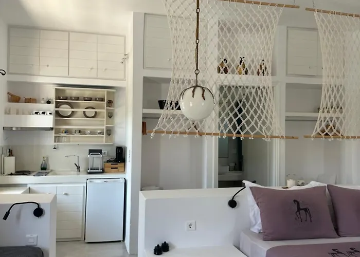 Rodi アパート パロス島